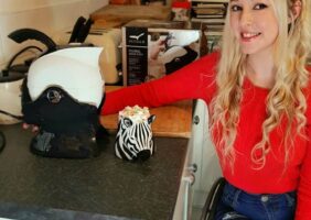 Charlotte from A Wheelie Goodlife with her Uccello Kettle